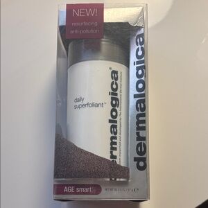 Dermalogica Daily Superfoliant - White and Gray